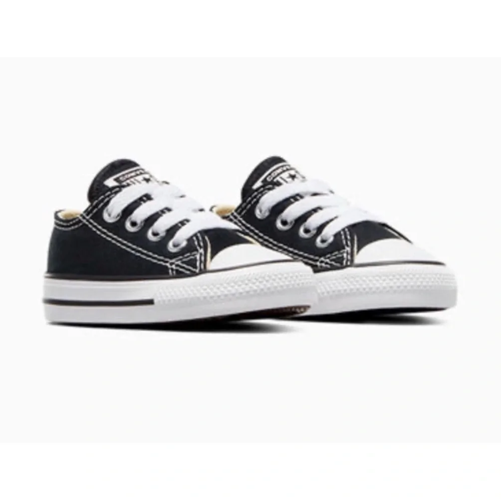 Converse Black & White Chuck Taylor All Star Low Top Lace Up Sneaker Toddler 5